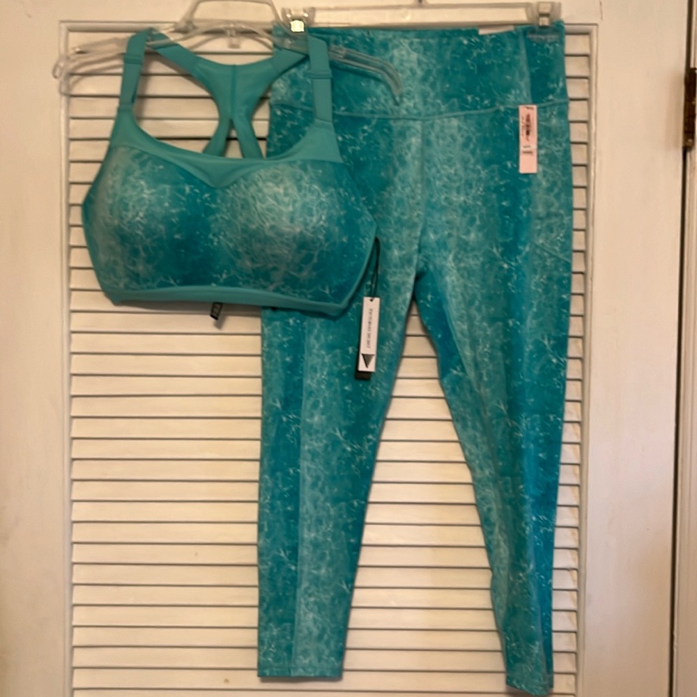 Victoria’s Secret On Point sports bra 38DD matching leggings size 12  large NWT